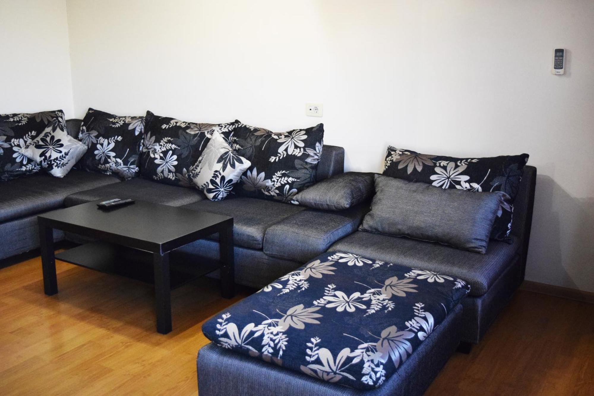Hotel Grig Yerevan Ngoại thất bức ảnh