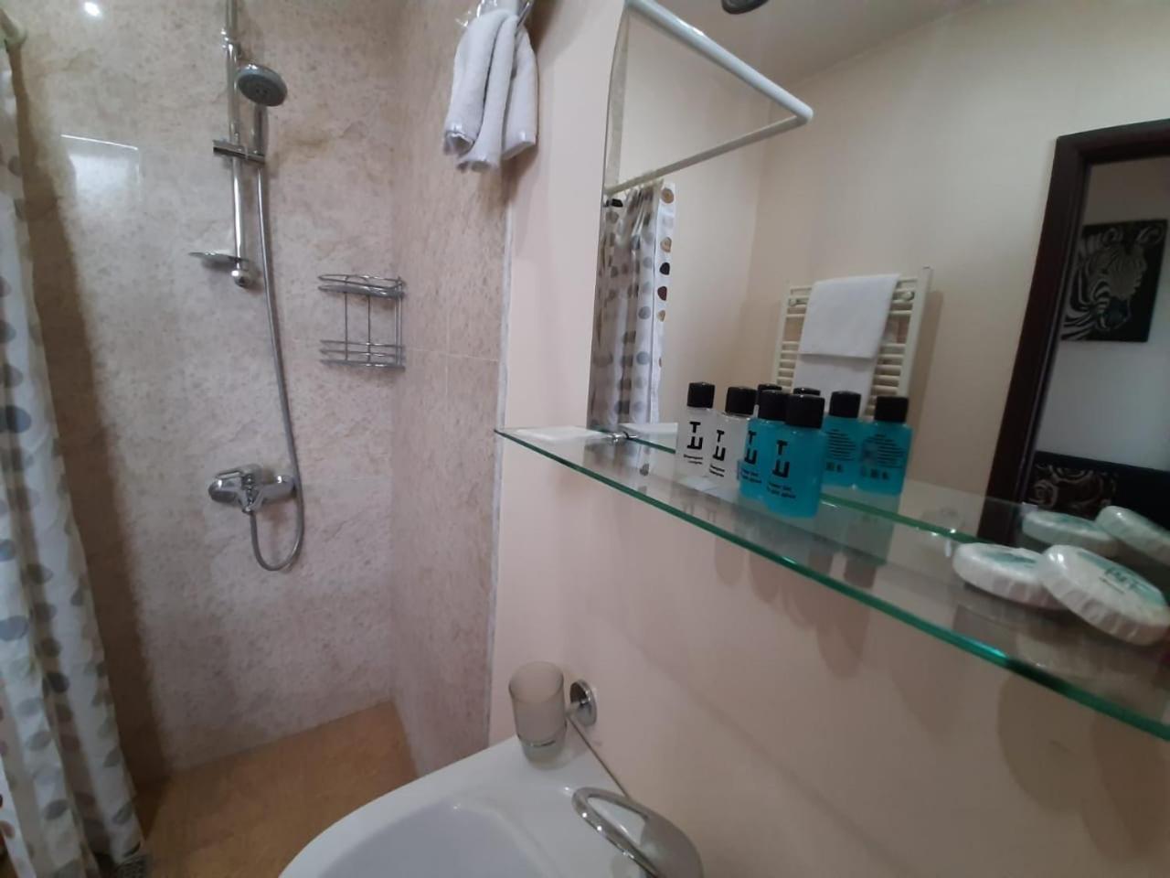Hotel Grig Yerevan Ngoại thất bức ảnh