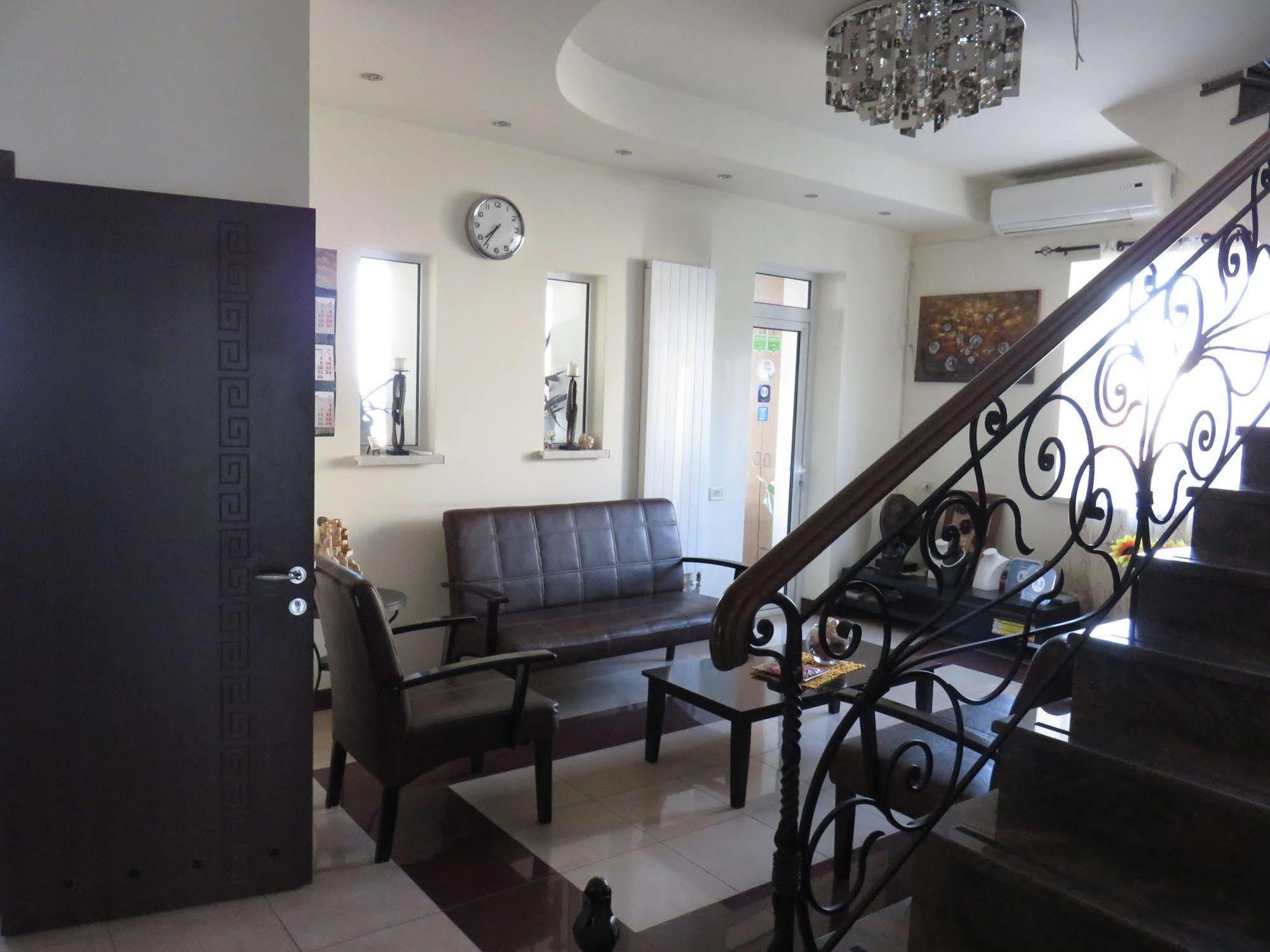 Hotel Grig Yerevan Ngoại thất bức ảnh