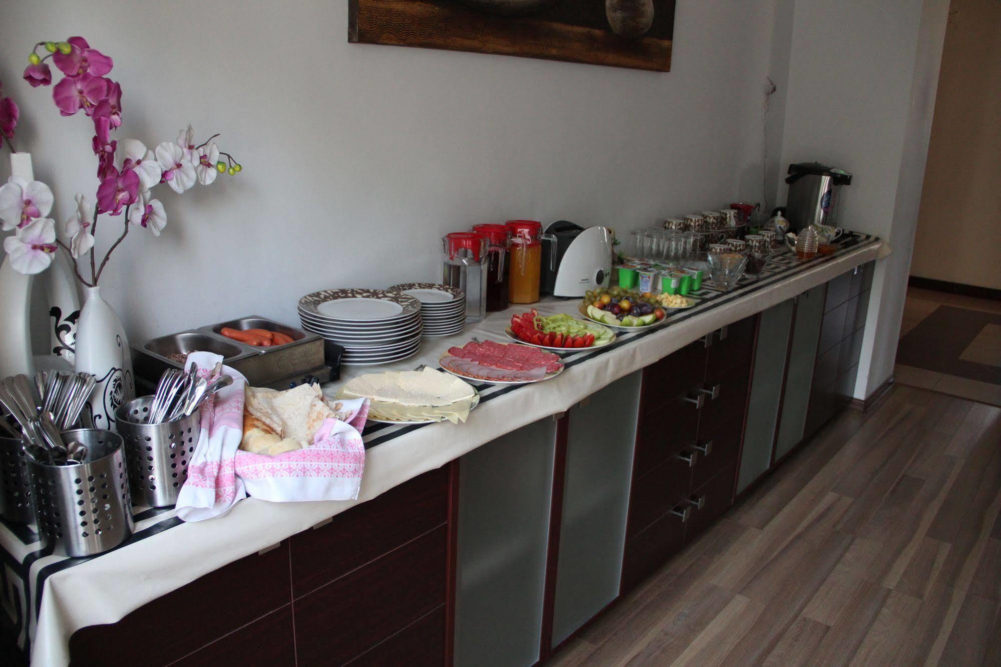 Hotel Grig Yerevan Ngoại thất bức ảnh