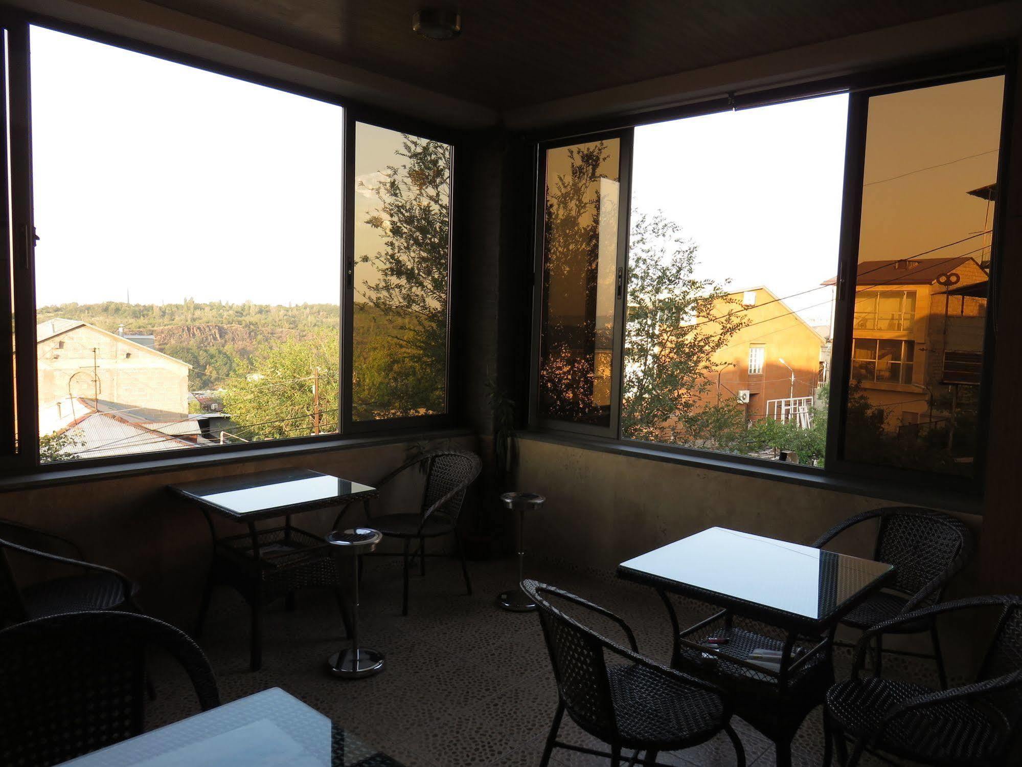 Hotel Grig Yerevan Ngoại thất bức ảnh